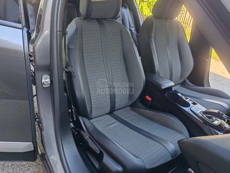 Peugeot 2008 1.2 Turbo ALLURE