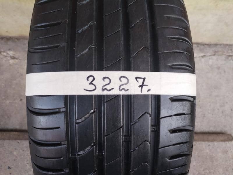 Kumho 215/50 R17 Letnja