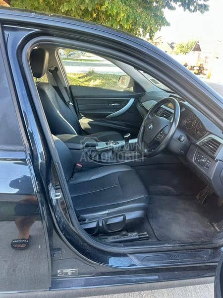 BMW 320d F30 2013. god. -  kompletan auto u delovima