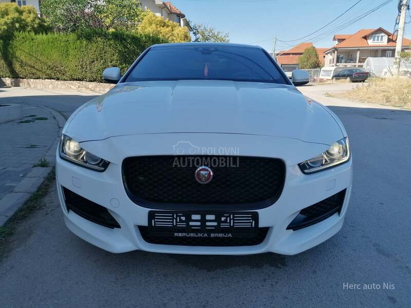 Jaguar XE 2.0d 4x4 R-SPORT CH