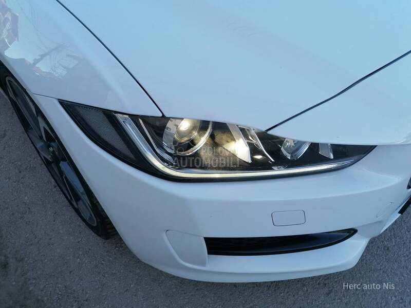 Jaguar XE 2.0d 4x4 R-SPORT CH