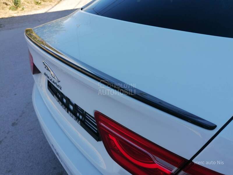 Jaguar XE 2.0d 4x4 R-SPORT CH