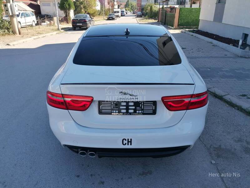 Jaguar XE 2.0d 4x4 R-SPORT CH