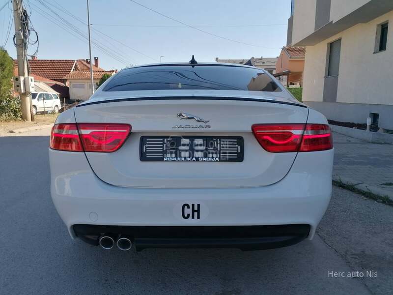 Jaguar XE 2.0d 4x4 R-SPORT CH