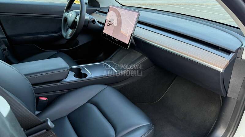 Tesla Model 3 L/ RANGE 4x4 T Pumpa