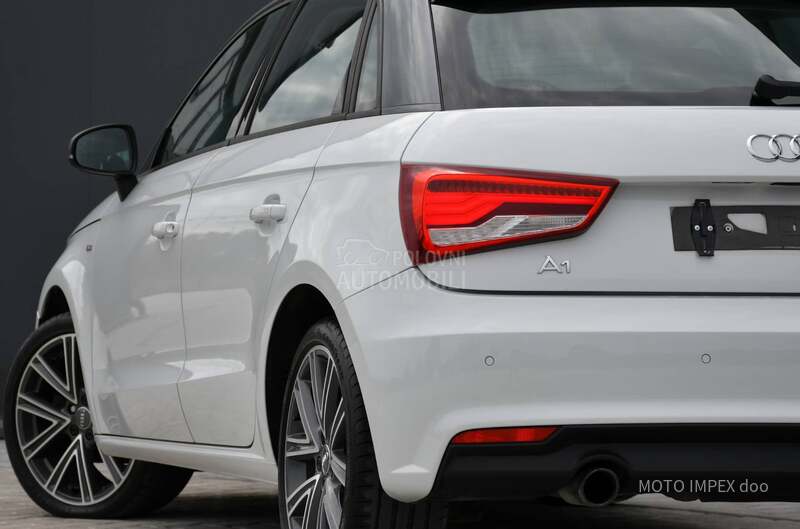 Audi A1 1.0 TFSI / SPORT