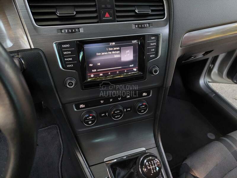 Volkswagen Golf 7 1.6 TDI / NAV/T-OPP