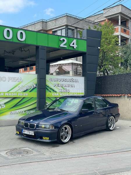 BMW 318 i E36