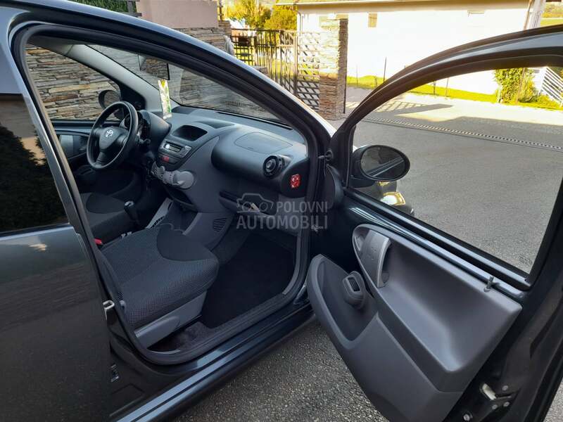 Toyota Aygo 1.0 UV0Z/CH kao NOOV