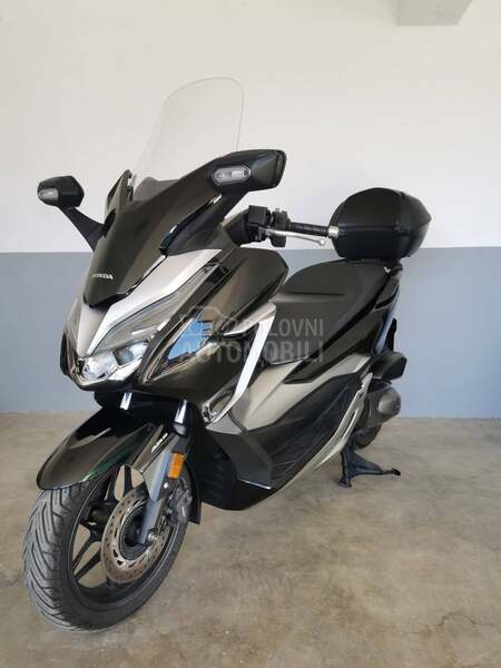 Honda NSS 300 Forza