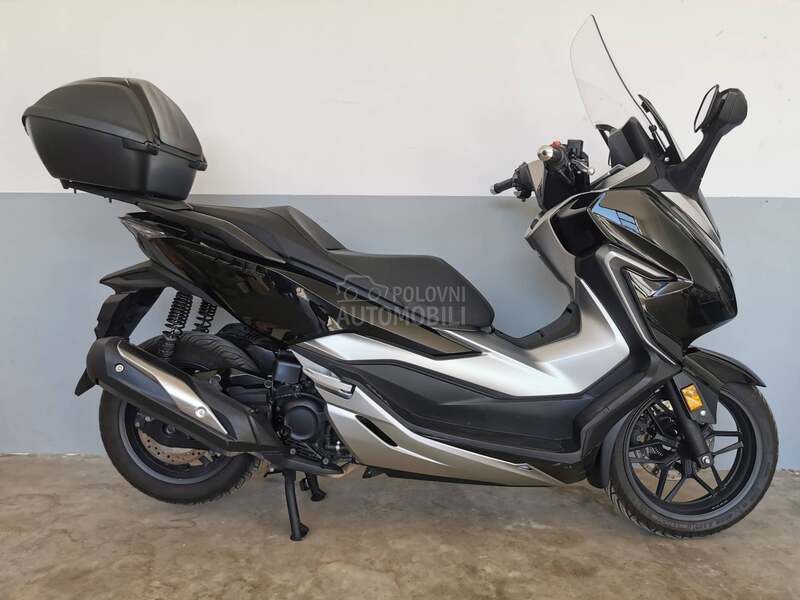 Honda NSS 300 Forza