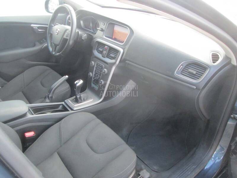 Volvo V40 2.0 b