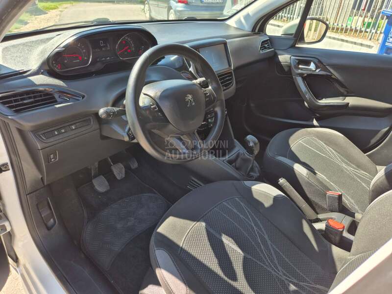 Peugeot 208 1.6 hdi 92