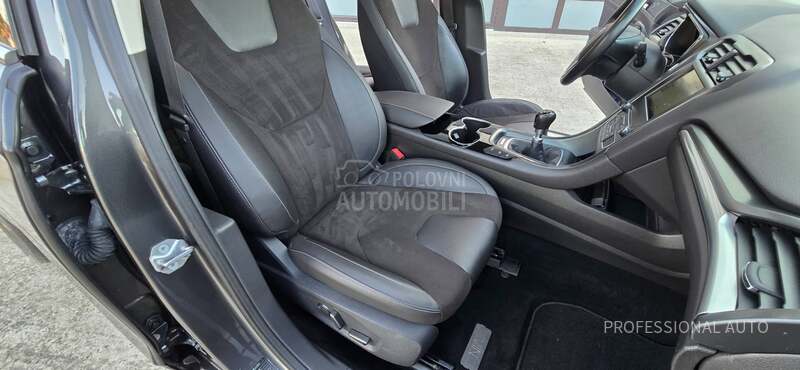 Ford Mondeo 2.0TDCi/TITANIUM/LED