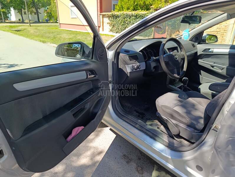 Opel Astra H 