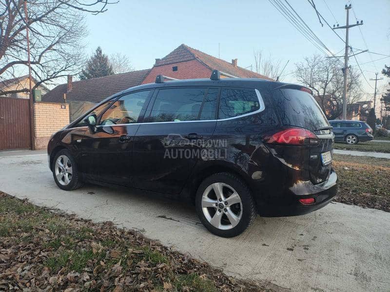 Opel Zafira 1.6 turbo