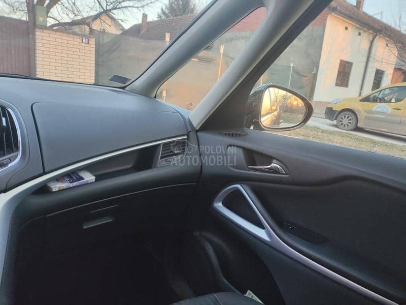 Opel Zafira 1.6 turbo