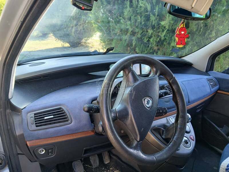 Lancia Phedra 2.2 jtd