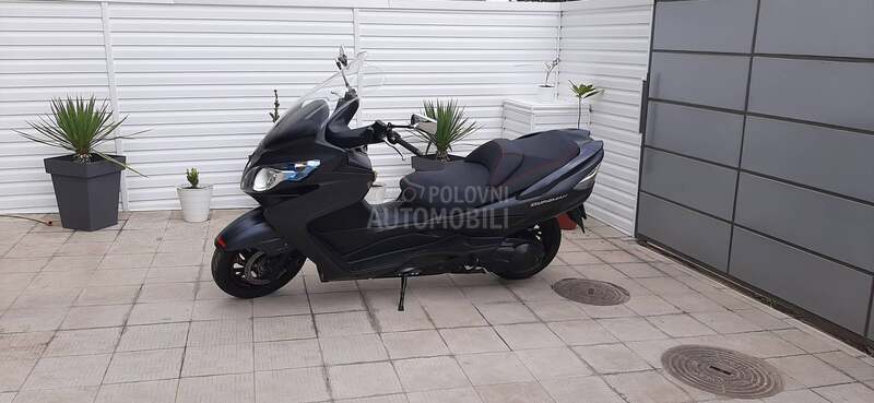 Suzuki burgman 400