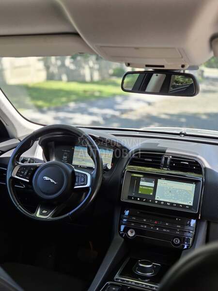 Jaguar F pace R dynamic virtual