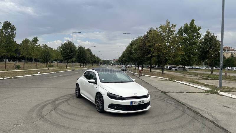 Volkswagen Scirocco R Line