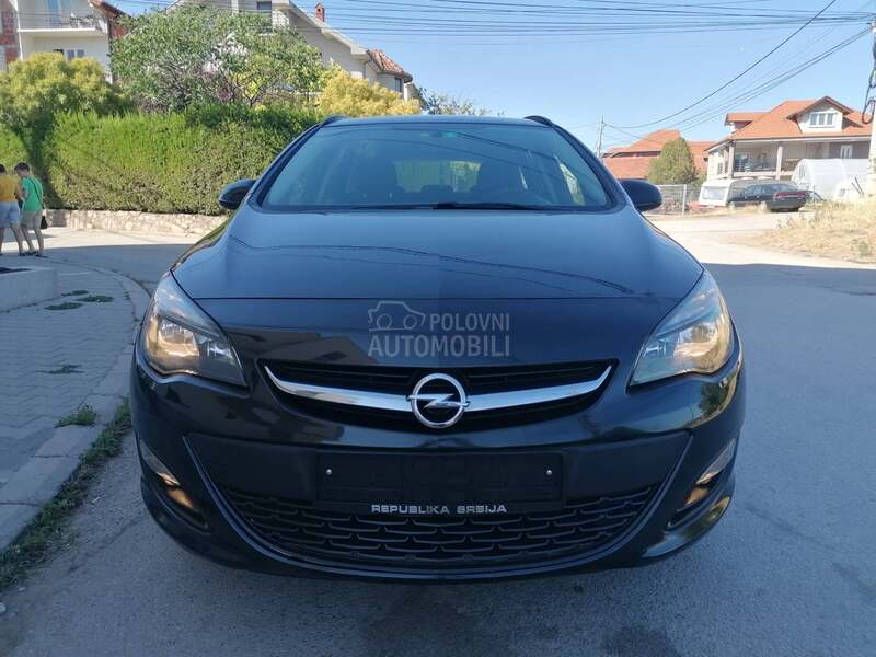 Opel Astra J 1.6cdti SELECTION CH