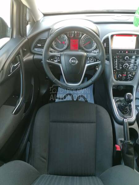 Opel Astra J 1.6cdti SELECTION CH