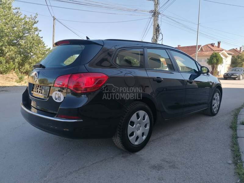 Opel Astra J 1.6cdti SELECTION CH