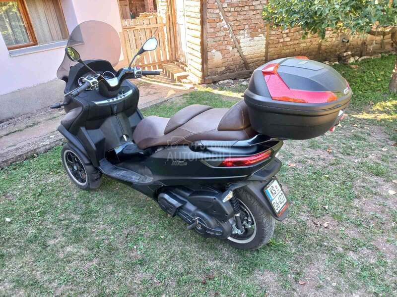 Piaggio MP3 500