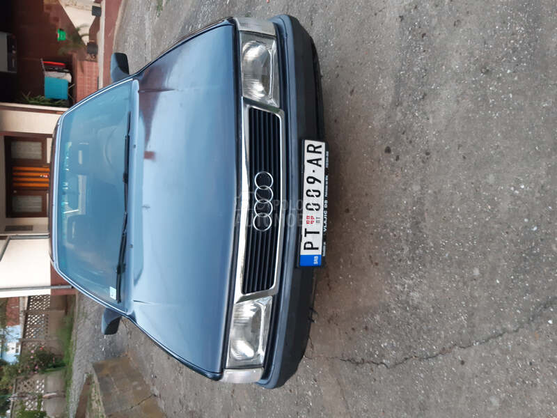 Audi 100 