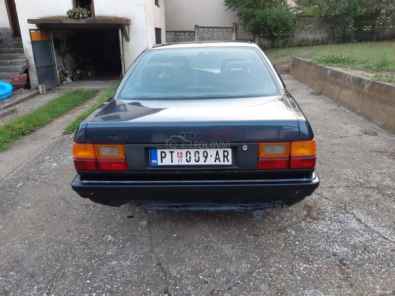 Audi 100 