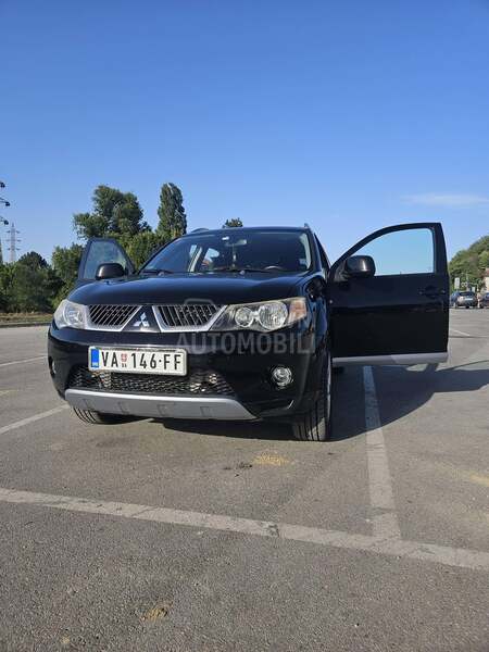 Mitsubishi Outlander 7 sedista