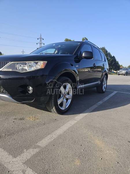 Mitsubishi Outlander 7 sedista