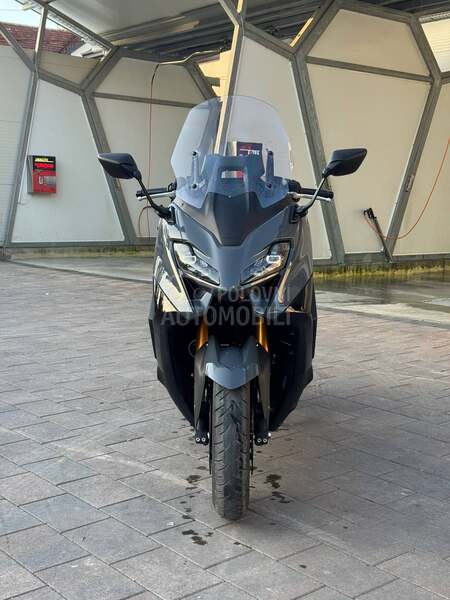 Yamaha T max tech max