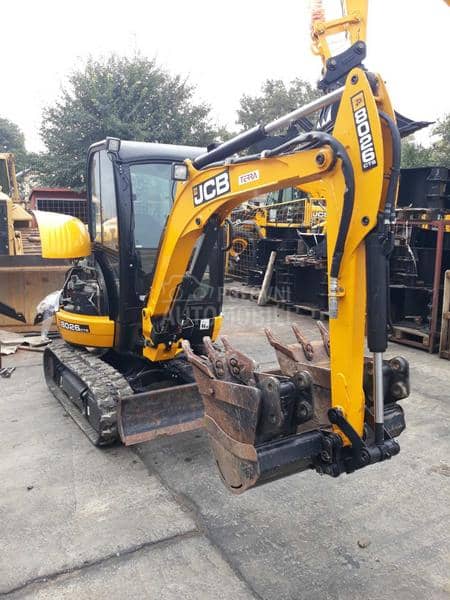 JCB 8026