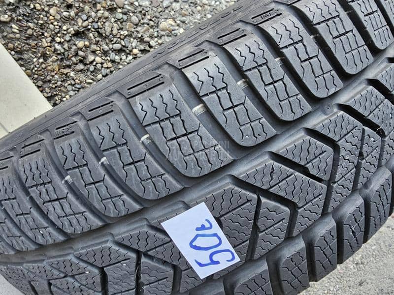 Pirelli 225/40 R18 Zimska