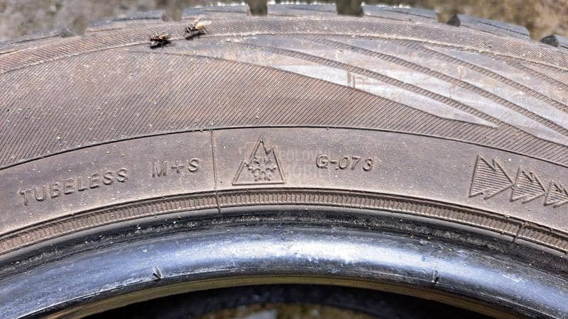 Yokohama 235/55 R18 Zimska