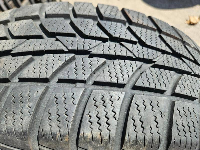 Hankook 185/60 R15 Sve sezone