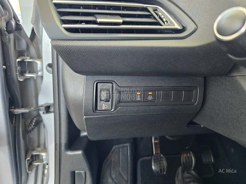 Peugeot 308 1.5 BLU NAV ALU 8 MM