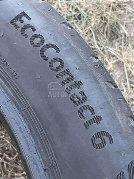 Continental 235/45 R18 Letnja