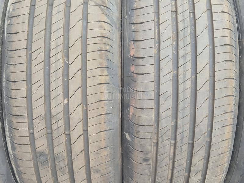 Goodyear 215/55 R17 Letnja