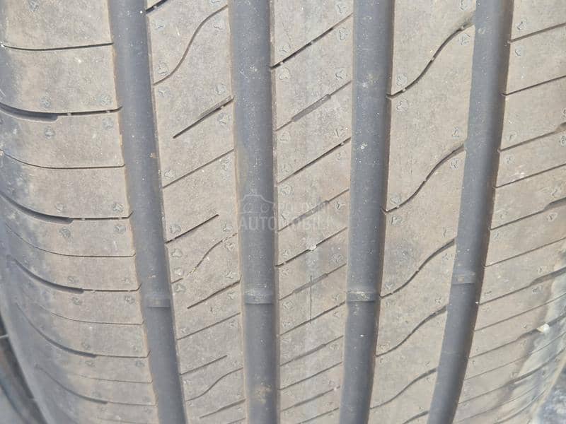 Goodyear 215/55 R17 Letnja