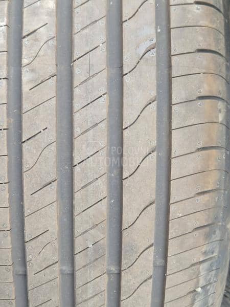 Goodyear 215/55 R17 Letnja