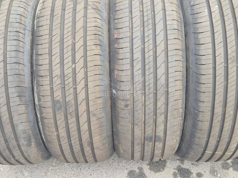 Goodyear 215/55 R17 Letnja