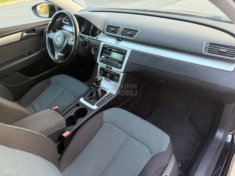 Volkswagen Passat B7 1.6 tdi /BLUEMOTION/