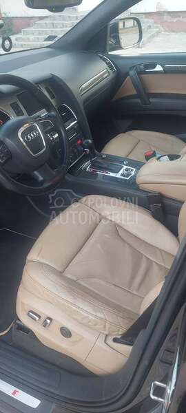 Audi Q7 3.0 S line
