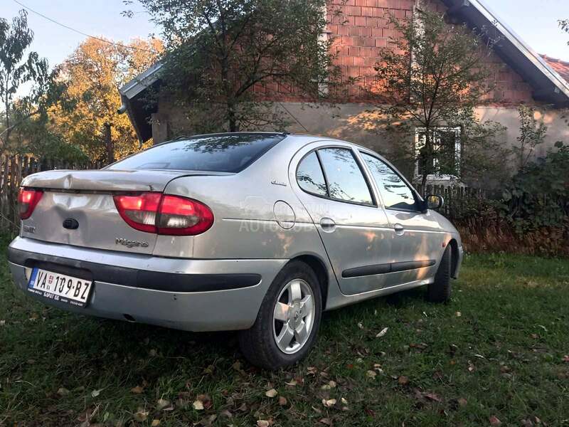 Renault Megane 1.6 V L A S N I K