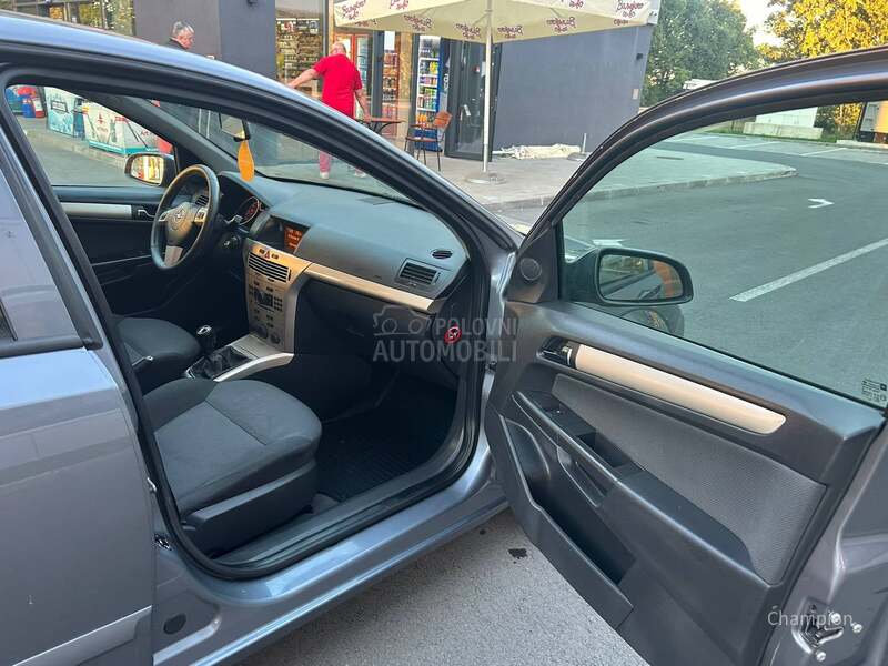 Opel Astra H 