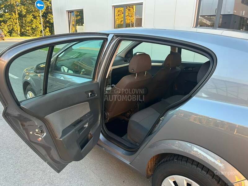 Opel Astra H 