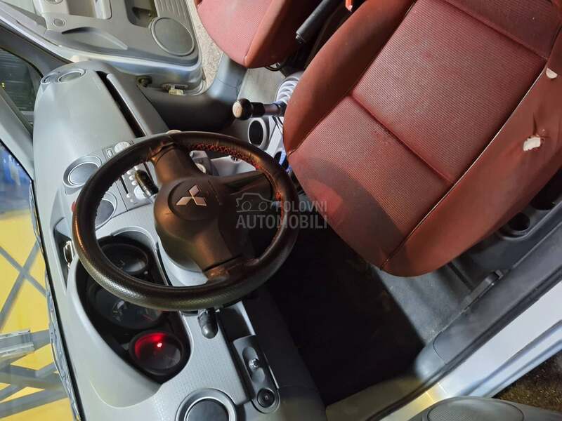 Mitsubishi Colt 